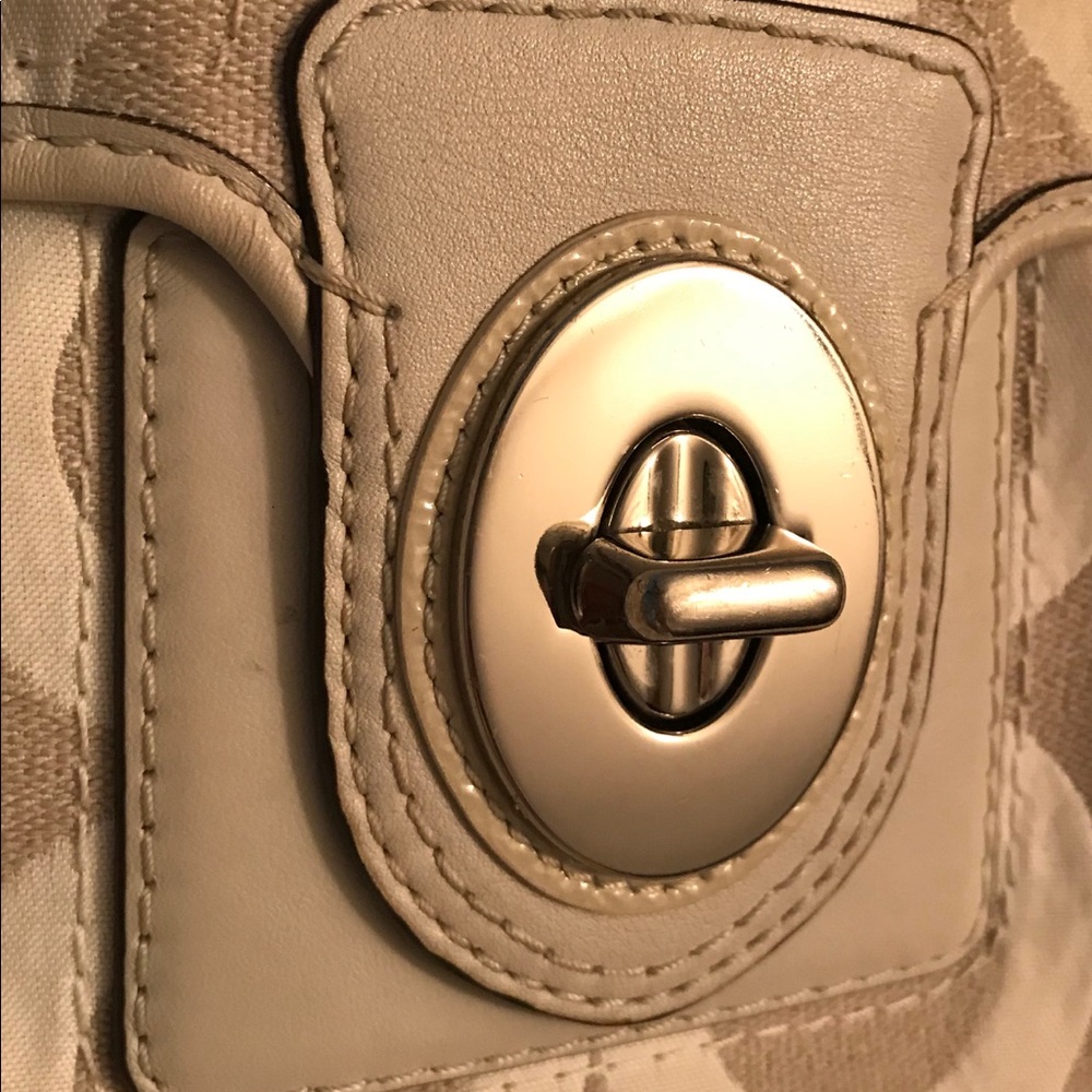 Coach Handbag - Picture 6 of 7